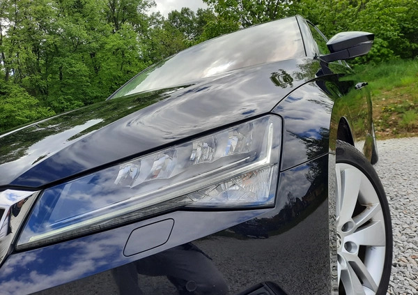 Skoda Superb cena 127900 przebieg: 85000, rok produkcji 2022 z Sobótka małe 631
